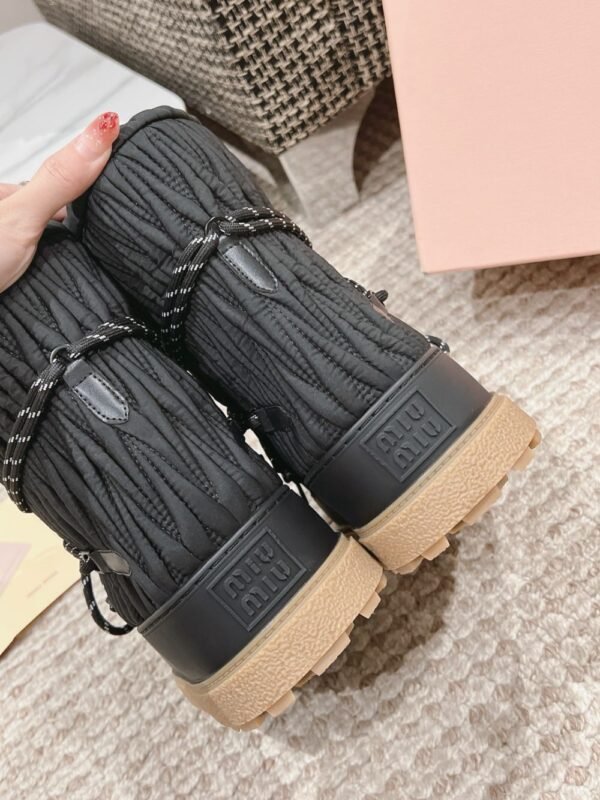 Miu Miu  Snow  Boots Down Wrinkles Black