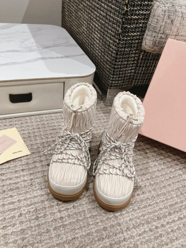 Miu Miu  Snow  Boots Down Wrinkles Cream