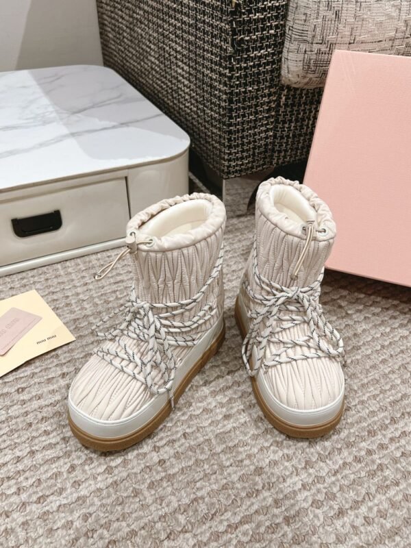 Miu Miu  Snow  Boots Down Wrinkles Cream