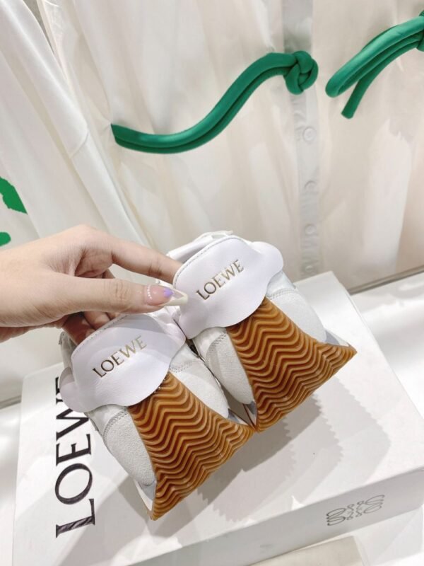 Loewe Sneaker 23ss  White and Grey