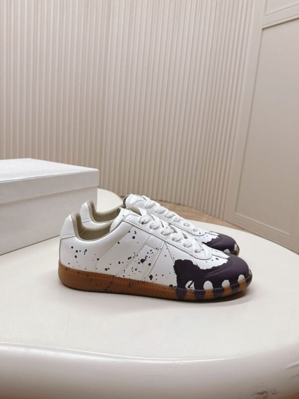 MM6 Maison Margiela 24ss White and Black