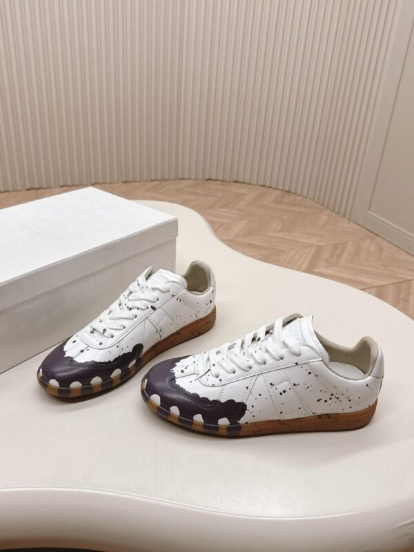 MM6 Maison Margiela 24ss White and Black