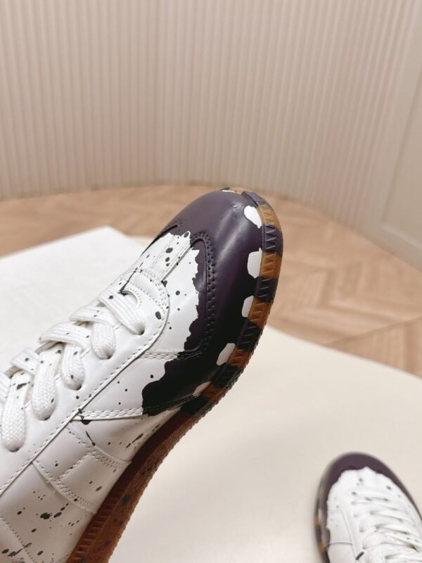 MM6 Maison Margiela 24ss White and Black