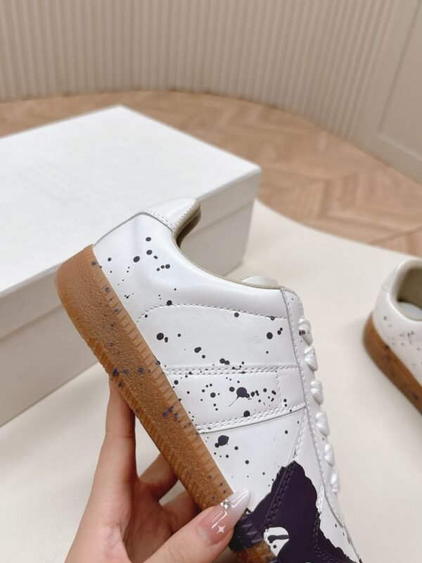 MM6 Maison Margiela 24ss White and Black