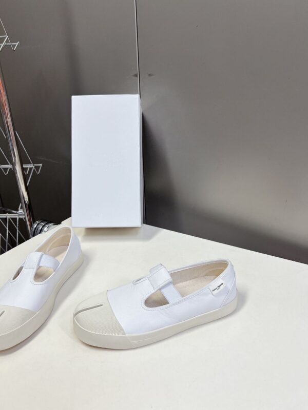 MM6 Canvas Tabi Leather White