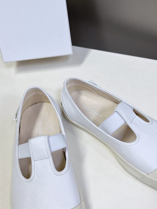 MM6 Canvas Tabi Leather White