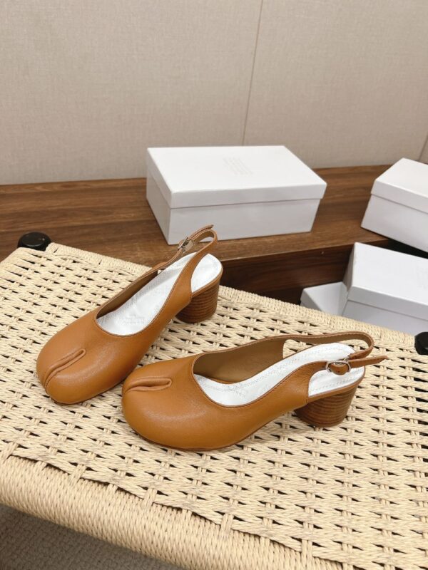 MM6 Tabi Brown