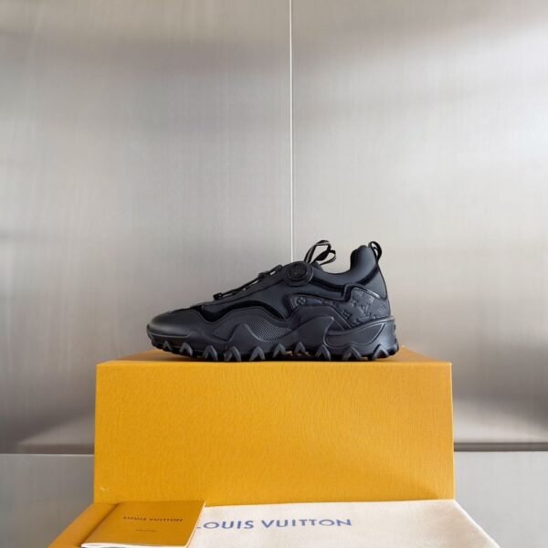 Louis Vuitton Run Women Black
