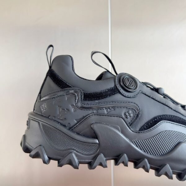 Louis Vuitton Run Women Black