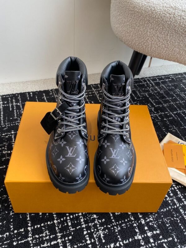 Louis Vuitton x Timberland Boots 24ss Black Logo