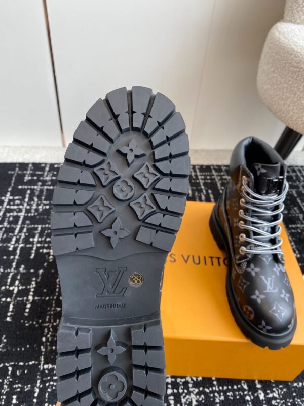 Louis Vuitton x Timberland Boots 24ss Black Logo