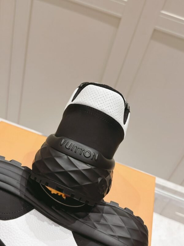 Louis Vuitton RUN AWAY White Black