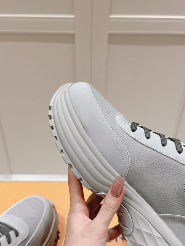 Louis Vuitton RUN AWAY Grey