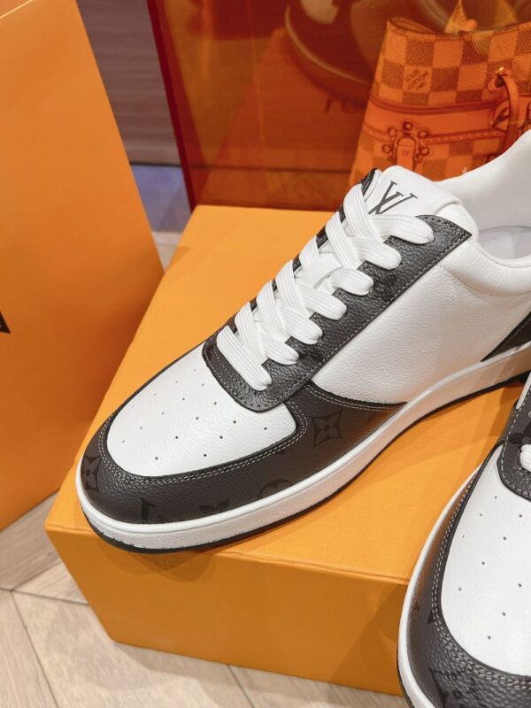 Louis Vuitton Men White Black Leather