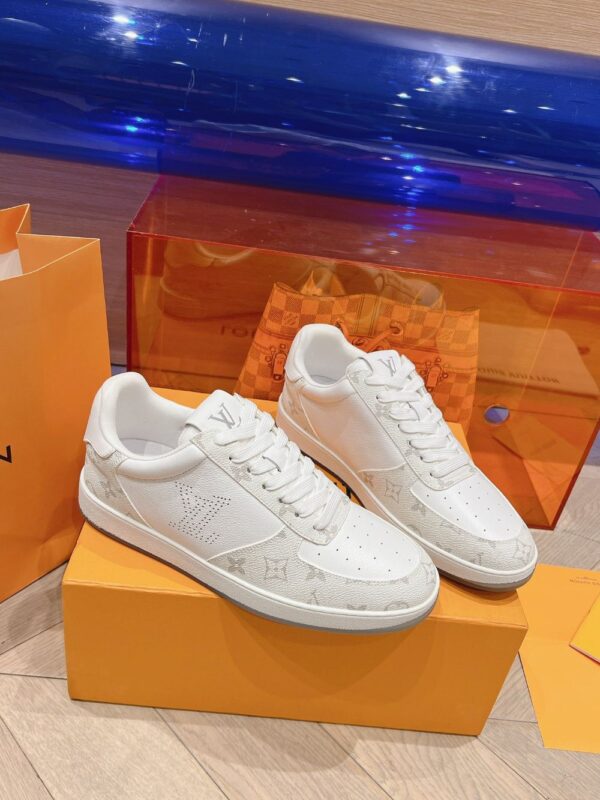 Louis Vuitton Men White  Leather