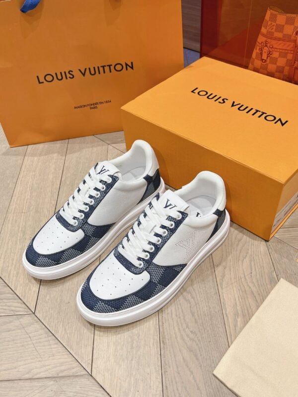 Louis Vuitton Men White Blue