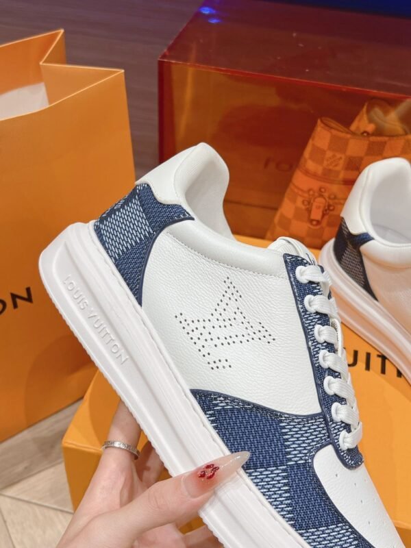 Louis Vuitton Men White Blue