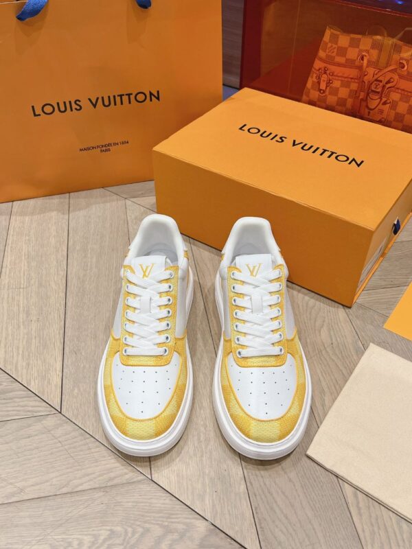 Louis Vuitton Men White Yellow