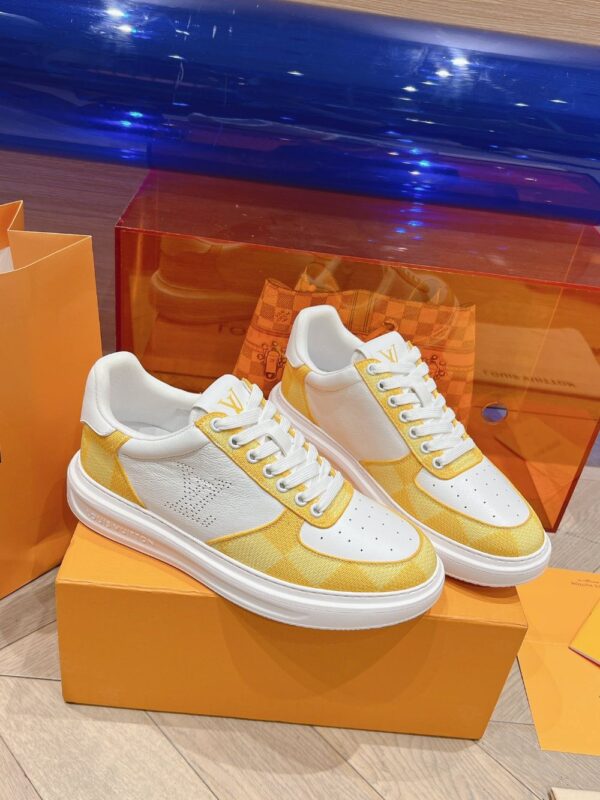 Louis Vuitton Men White Yellow
