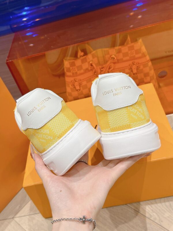 Louis Vuitton Men White Yellow