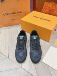 Louis Vuitton Men Black