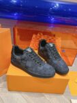Louis Vuitton Men Black