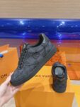 Louis Vuitton Men Black