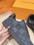 Louis Vuitton Men Black