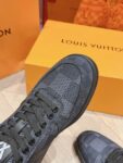 Louis Vuitton Men Black