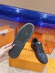 Louis Vuitton Men Black