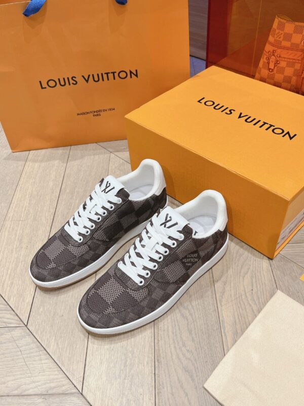 Louis Vuitton Men Brown