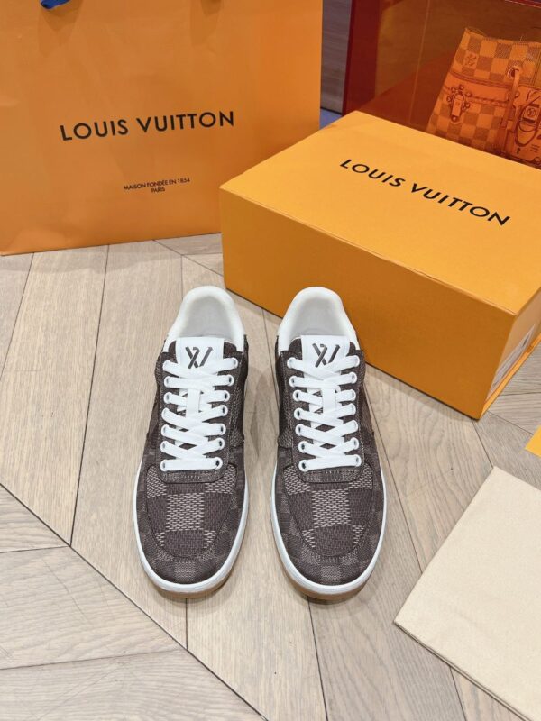 Louis Vuitton Men Brown