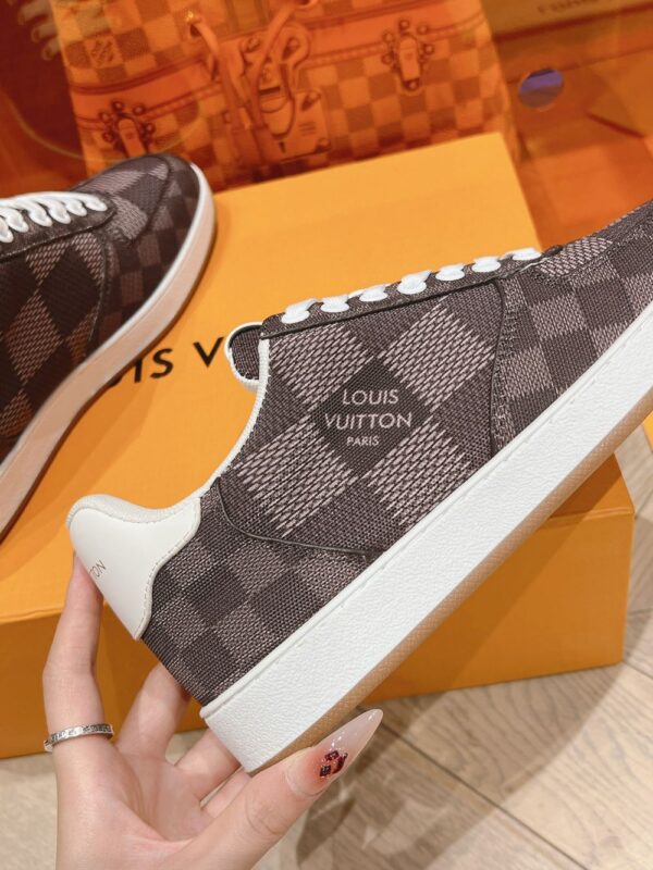 Louis Vuitton Men Brown