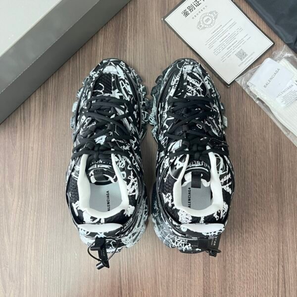 Balenciaga Track 3.0 Hammering