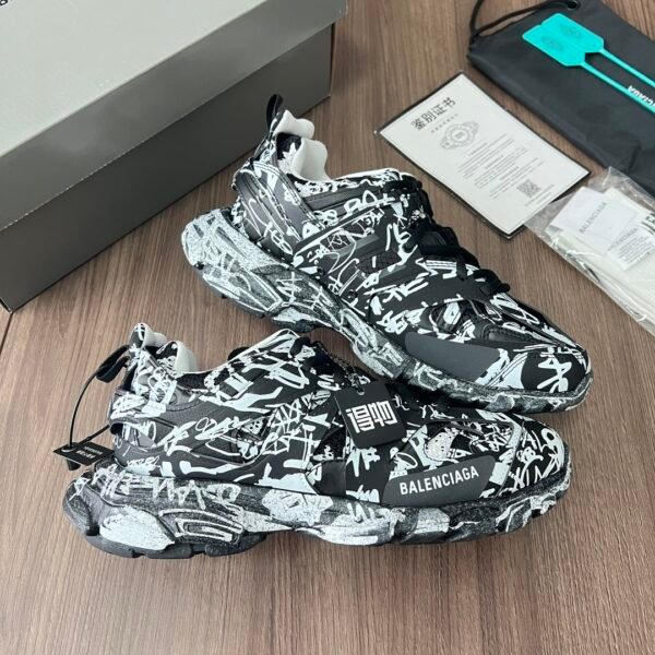 Balenciaga Track 3.0 Hammering