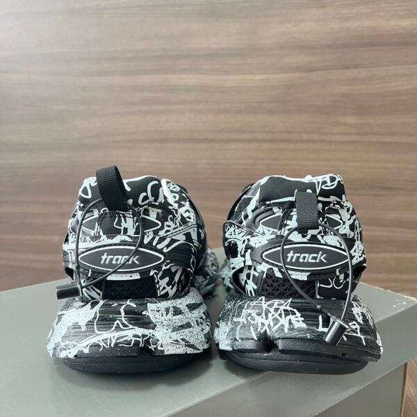 Balenciaga Track 3.0 Hammering