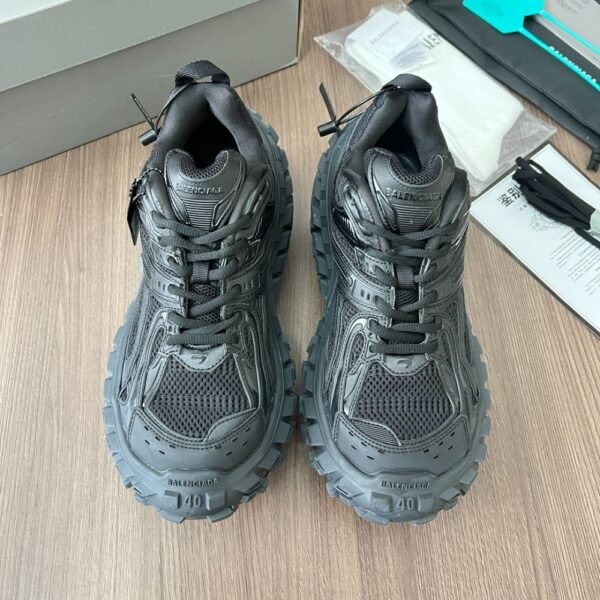 Balenciaga Bouncer Black