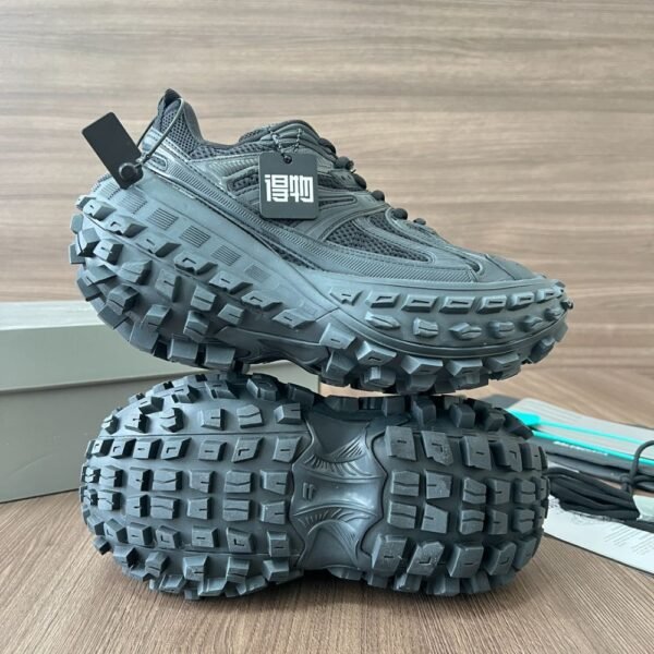 Balenciaga Bouncer Black