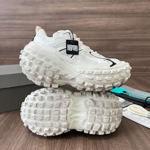 Balenciaga Bouncer White and Black