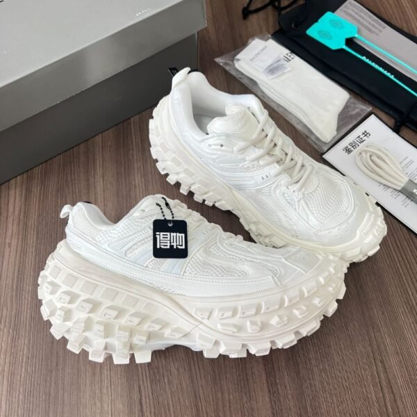 Balenciaga Bouncer White