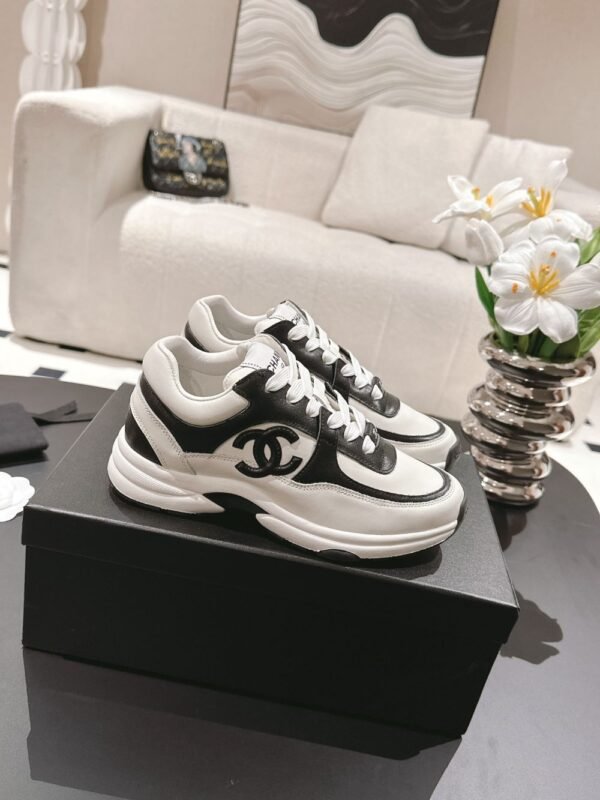 Chanel 22ss Sneakers Black and White