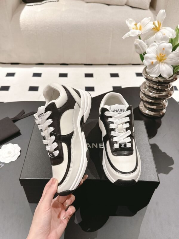 Chanel 22ss Sneakers Black and White