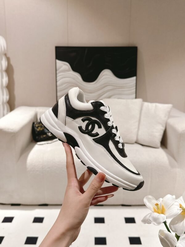 Chanel 22ss Sneakers Black and White