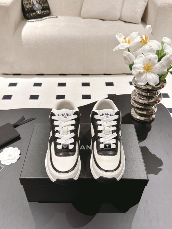 Chanel 22ss Sneakers Black and White