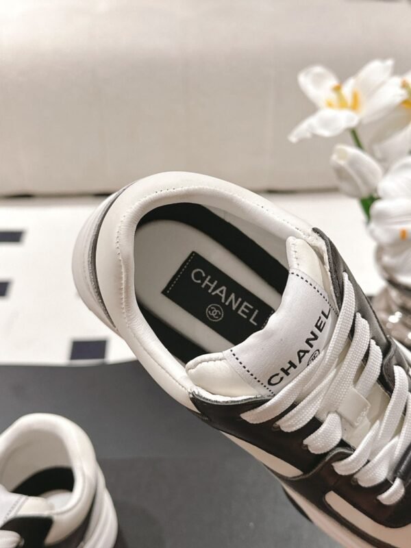 Chanel 22ss Sneakers Black and White
