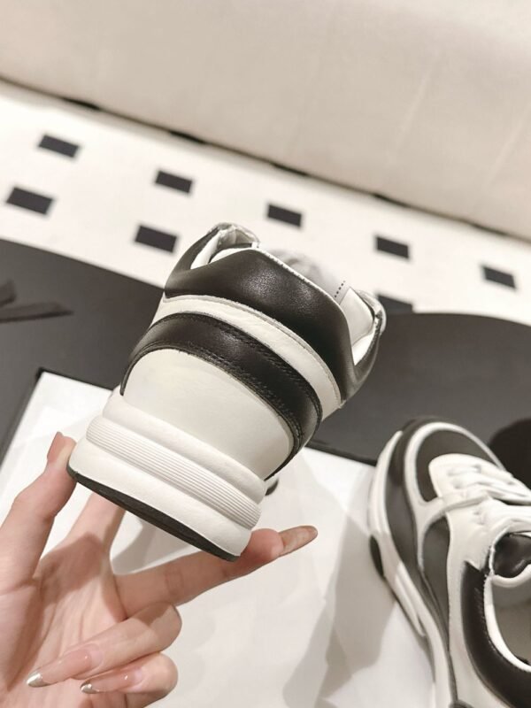 Chanel 22ss Sneakers White and Black