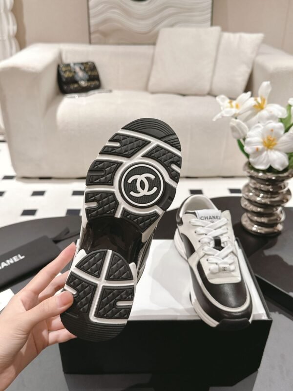 Chanel 22ss Sneakers White and Black
