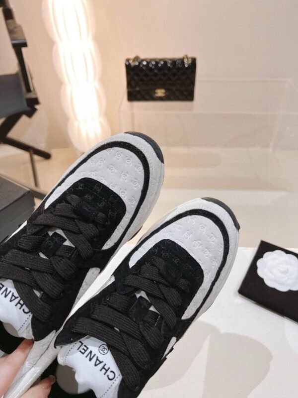 Chanel 22ss Sneakers Black and White