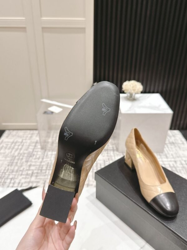 Chanel 24ss  Leather Cream