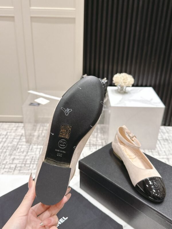 Chanel 24ss Cream Black